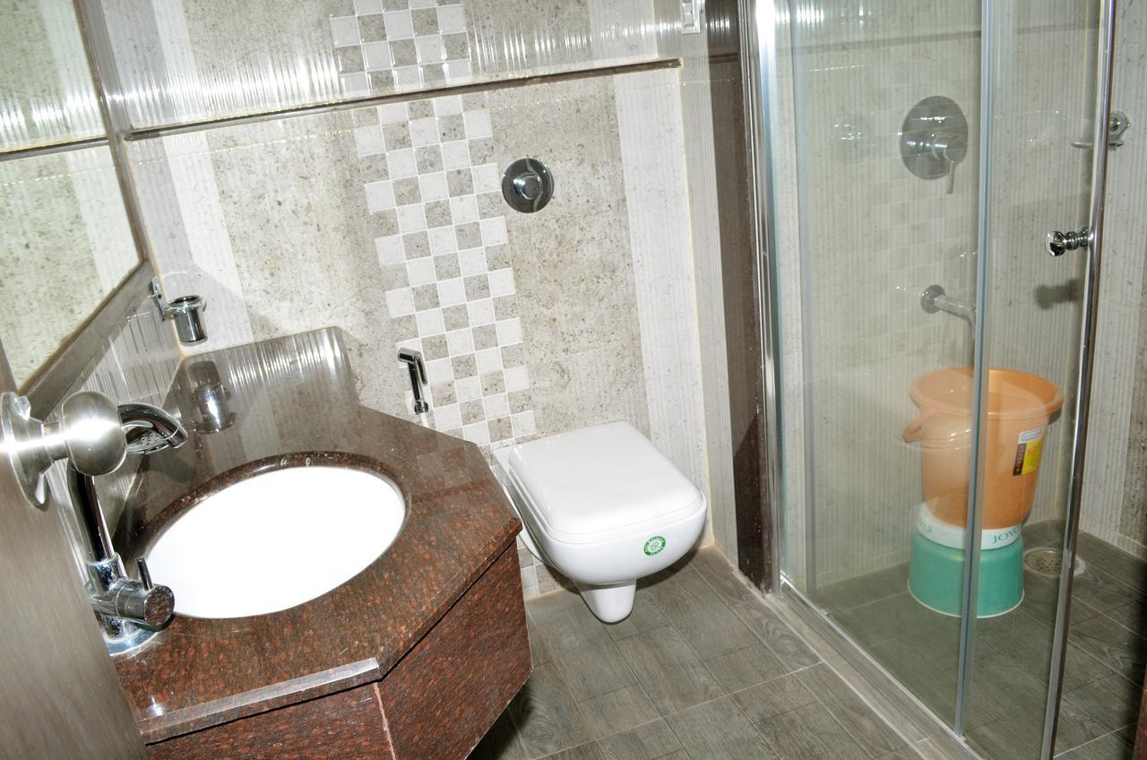 Hotel Surya Rājahmundry Extérieur photo
