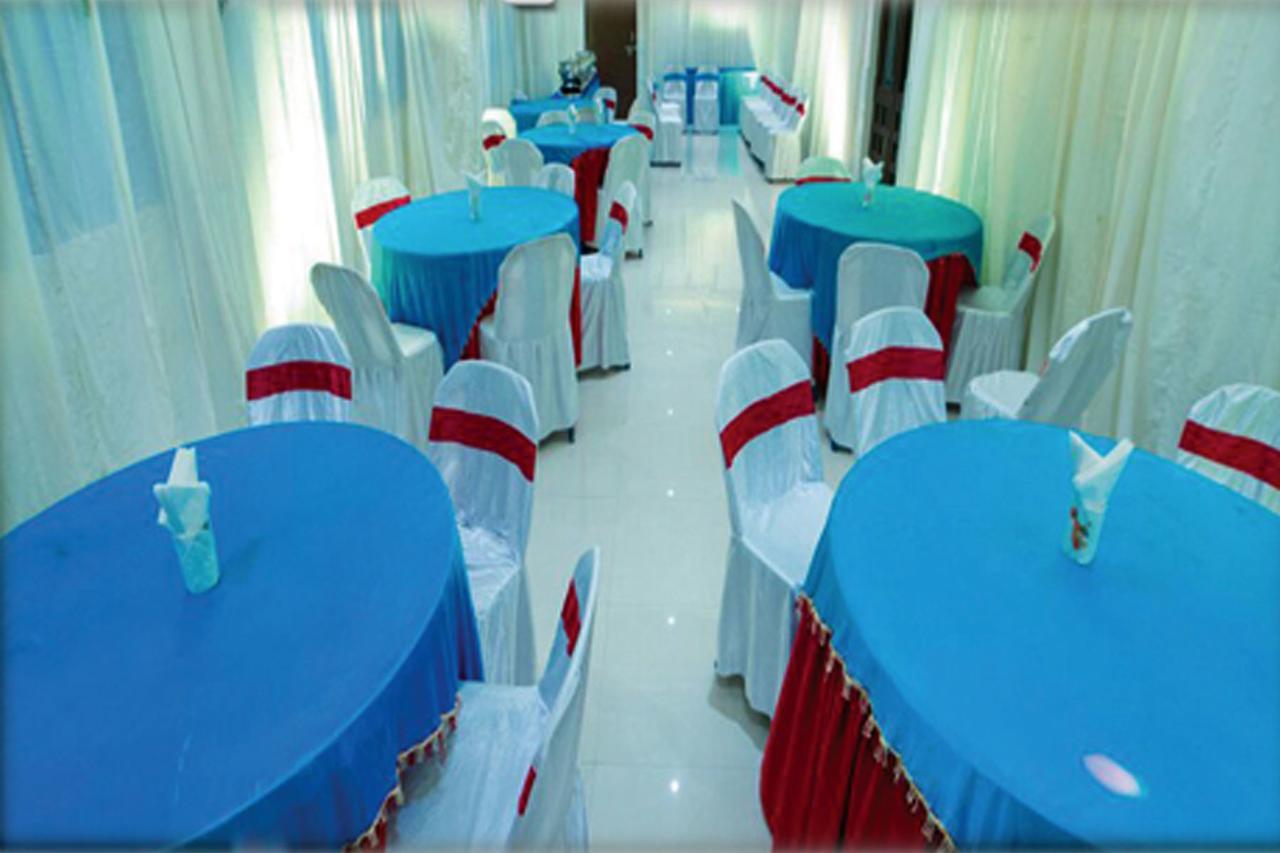 Hotel Surya Rājahmundry Extérieur photo